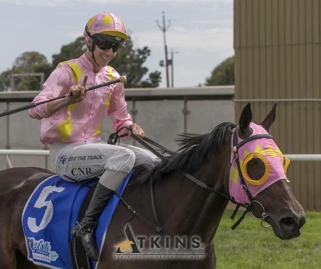 Sav Shines At Strath