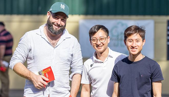 Peltzer's brother turns heads