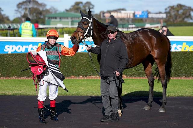 Bossy, Willo strike again at Sandown
